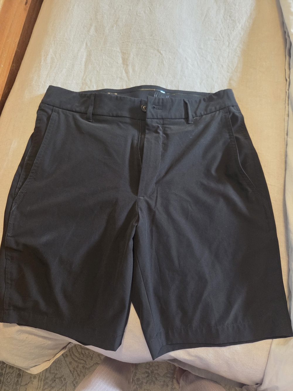 Walter Hagen Black Flat Front Performance Shorts Golf